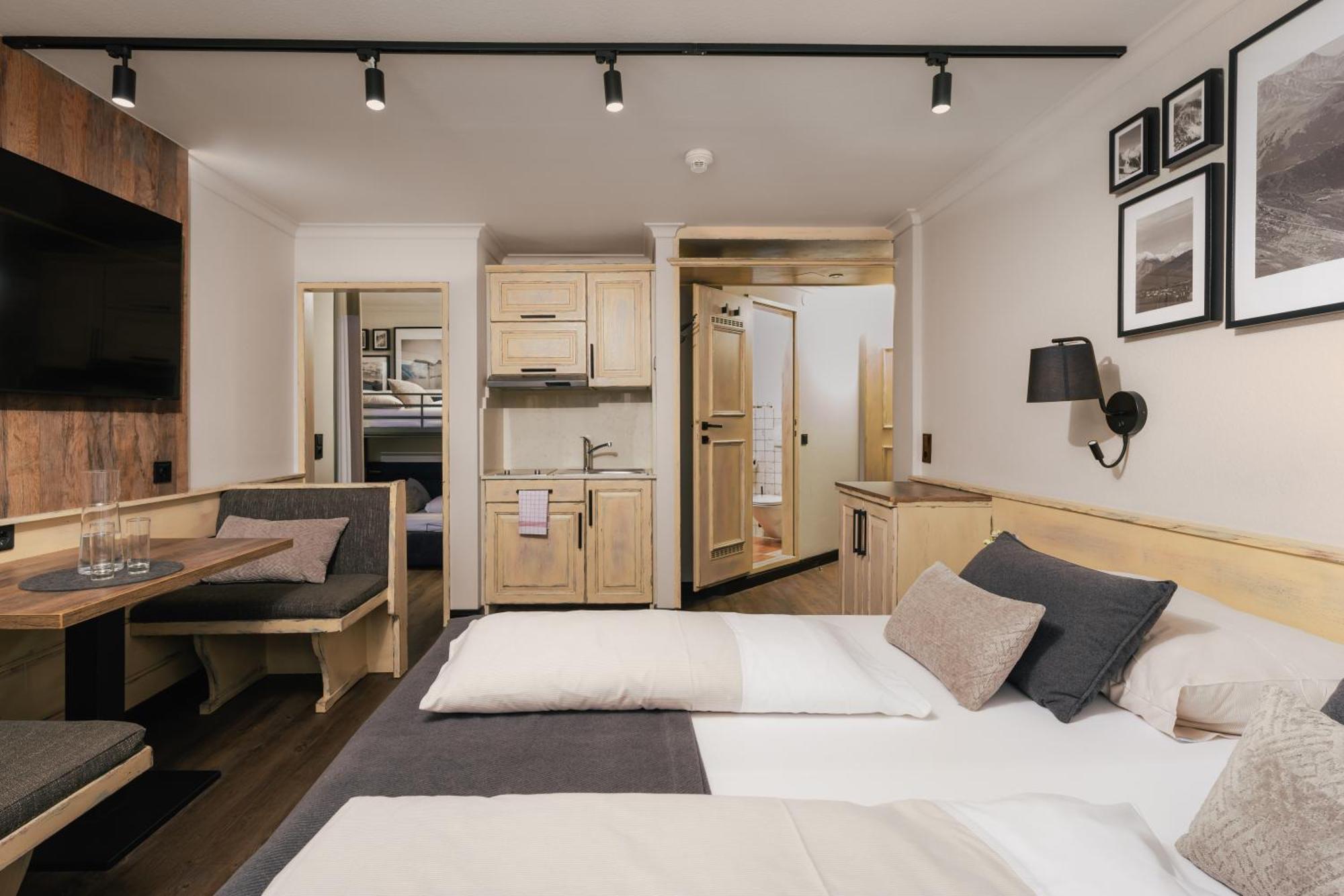Mondi Hotel אקסמס מראה חיצוני תמונה